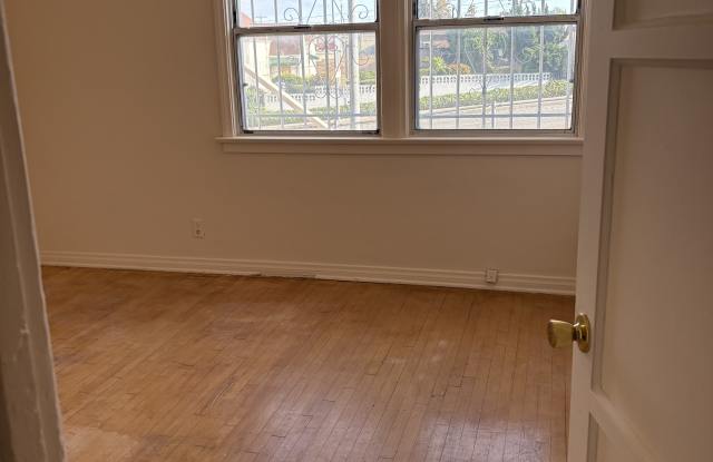 5631 Edgemar Avenue Gallery 4