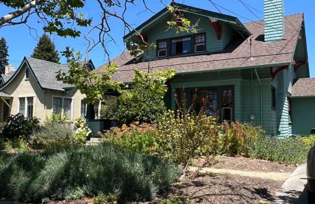 Charming 1910 Craftsman Home – 3BR/2BA + Bonus Space photos photos