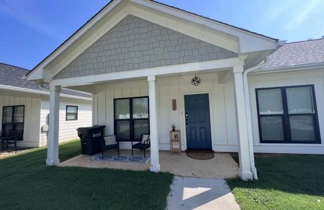 188 Vickery Street - A - 188 Vickery Street, Hartwell, GA 30643