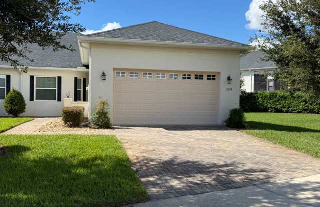 3/2 End Unit Villa in Gated Community Gallery 1