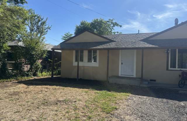 1012 Niantic St photos photos