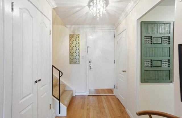 1000 Urlin Avenue Gallery 3