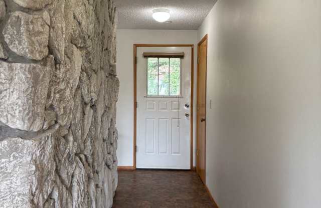 3 bedroom, 2 bath home in Newberg photos photos