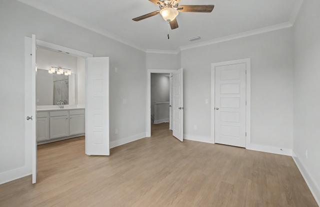 4065 Four Oaks Boulevard - 1 Gallery 4