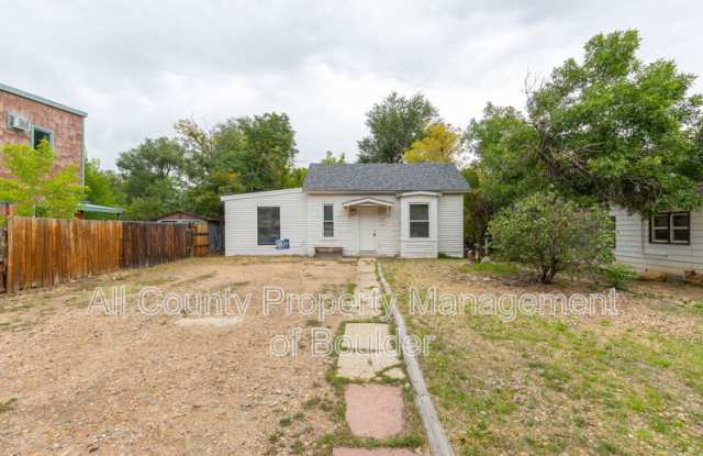 2245 Grove Cir photos photos