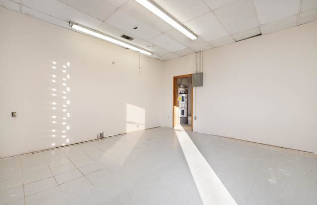2908 Bloomingdale Road - 4 Gallery 2