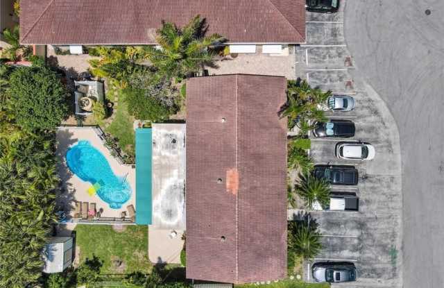 228 Marine Ct Gallery 2