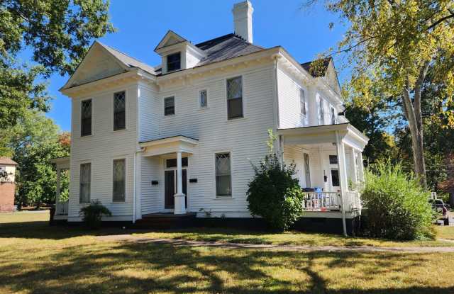 1b Apartment in Statesville's Historic District photos photos