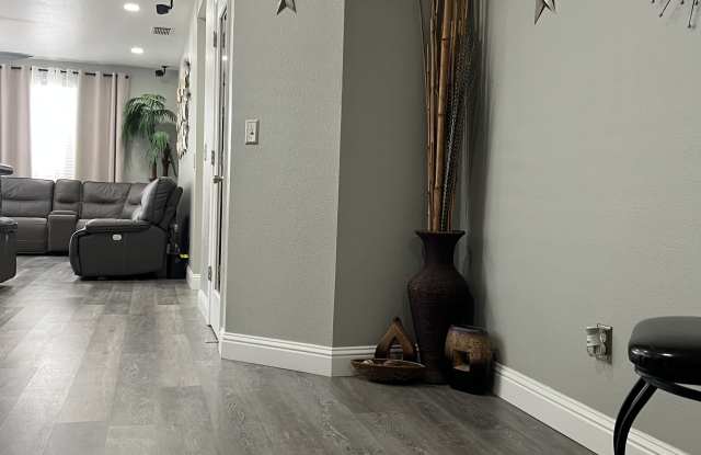 1842 Boardwalk Drive Gallery 3