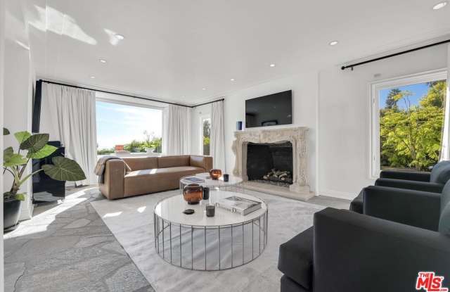 1300 Summitridge Dr Gallery 2