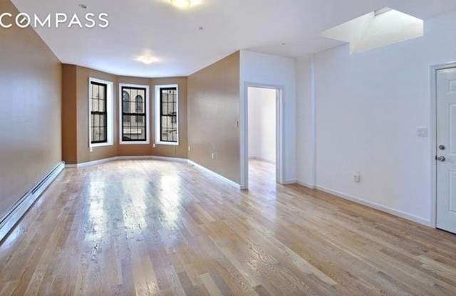 479 Bainbridge Street Gallery 2