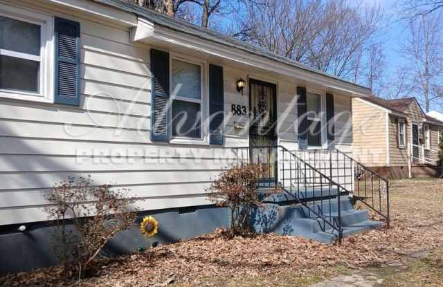 Charming 2 bedroom 1 bathroom home in Berclair - Open To Section 8 - 883 Wingfield Road, Memphis, TN 38122 Charming 2 bedroom 1 bathroom home in Berclair - Open To Section 8 - 883 Wingfield Road, Memphis, TN 38122
