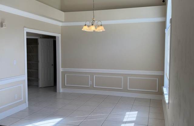 1510 N Duval Street Gallery 4