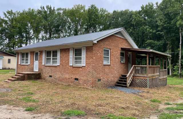 NEWLY RENOVATED 2 BED, 2 BATH HOME WITH GARAGE/SHOP LOCATED BESIDE HOME! photos photos