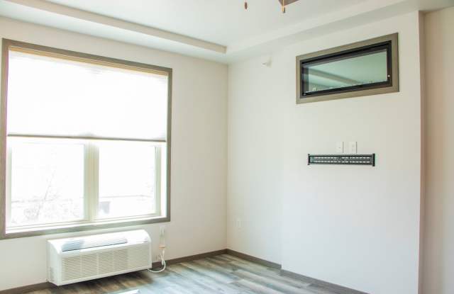 Top Floor 1 Bed- Southside of Eau Claire! Gallery 4