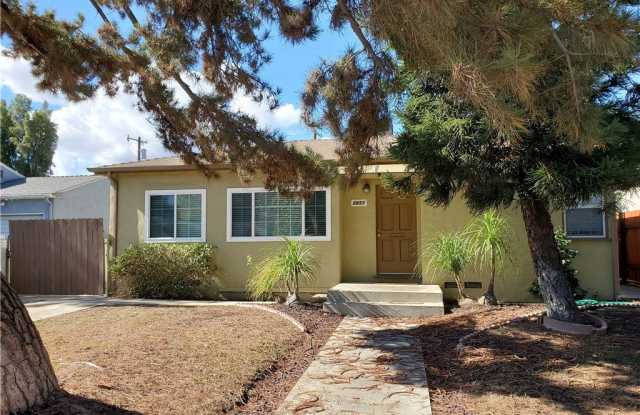 5851 Satsuma Avenue - 5851 Satsuma Avenue, Los Angeles, CA 91601