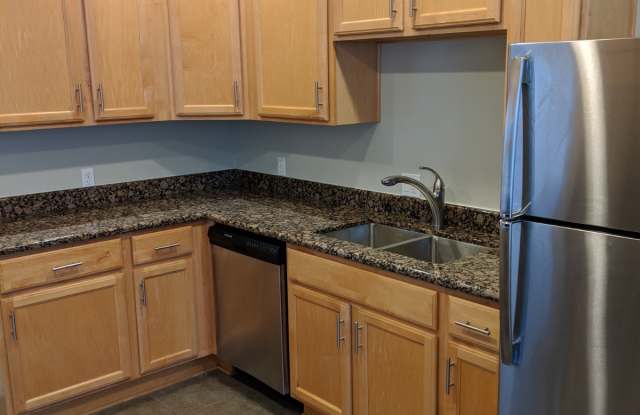 956 Delaware Ave - 956 Delaware Avenue, Columbus, OH 43201