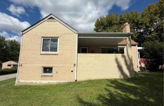 306 Valley Dr Gallery 2