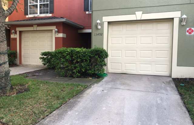 3 bedroom 2.5 bath-Move in JUNE-WATER,TRASH,SEWER & LAWN CARE INCLUDED! 2 story townhome with 1 car attached garage! 13492 Applerose Lane #22 Lynwood at Southmeadow photos photos