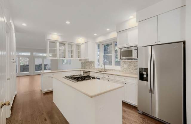 Luxury 5 Bedroom Home with Private Backyard, Professional Landscaping Included Gallery 4