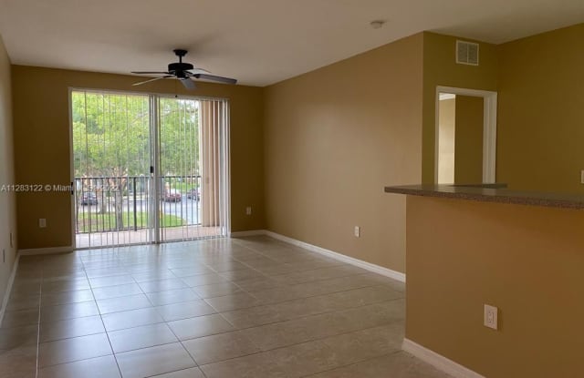 8060 N Nob Hill Rd - 8060 Northwest 100th Avenue, Tamarac, FL 33321