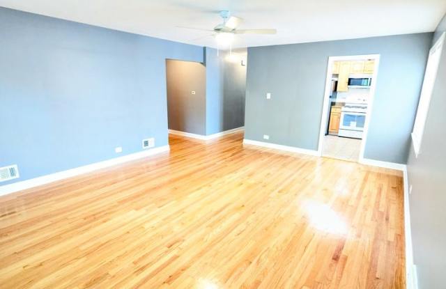 2115 W Granville Ave photos photos