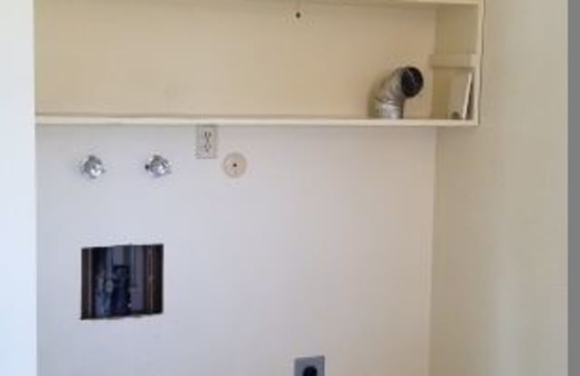 815 Lytton Street Gallery 4