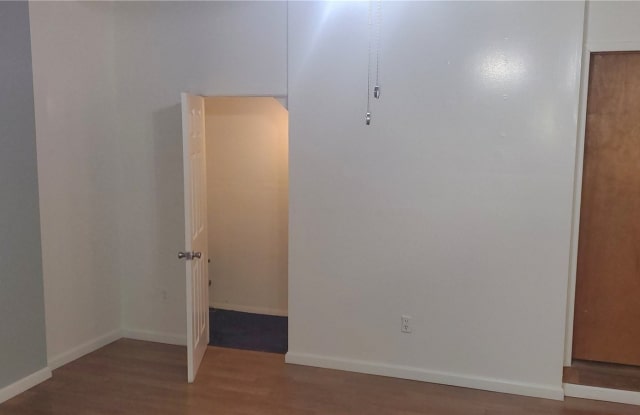134-37 160th Street Gallery 4