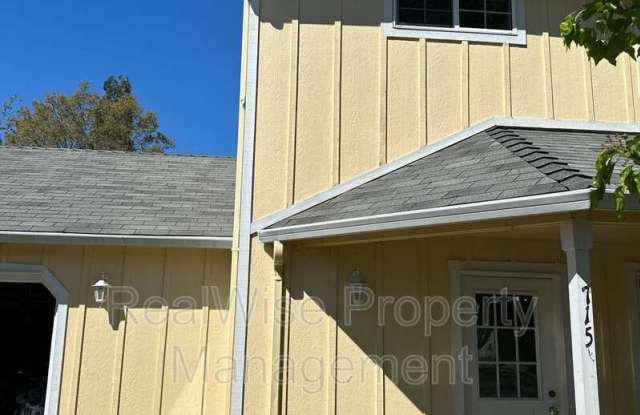 715 SW Laurel St photos photos