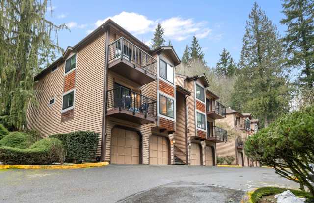 Newly updated, quiet condo with garage! W/S/G INCLUDED photos photos