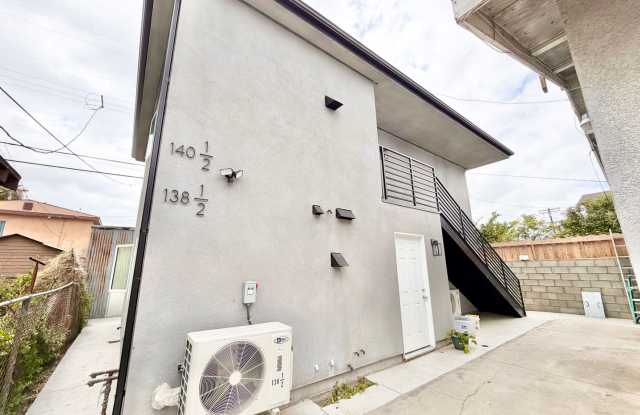 Brand-New Top-Floor 2BD/2BA | Private Entry | In-Unit W/D photos photos