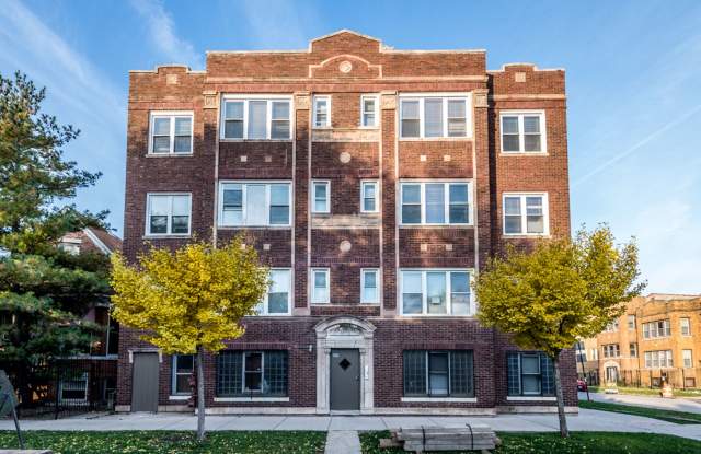 400-02 S Kilbourn Ave Gallery 4