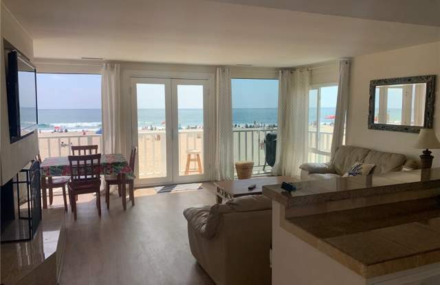 3212 W Oceanfront Gallery 2