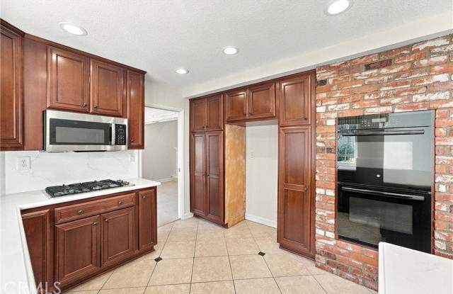28172 Bluebell Drive Gallery 1