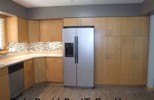 RENT SPECIAL Rent to Own 3 bed 3 bath on 1/4 acre Gallery 3
