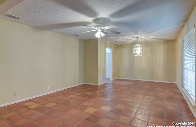 6035 Royal Pt Gallery 3