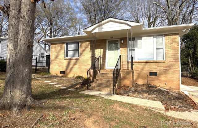 1928 Russell Avenue photos photos