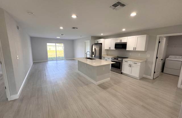 4100 Mendoza Avenue photos photos