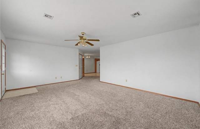 194 Hall Drive Gallery 3