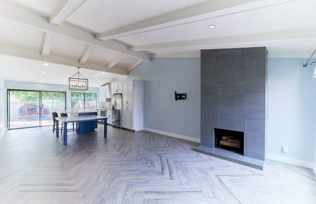 Unfurnished 2-Bedroom Villa with Community Pool and Fitness Center Gallery 3