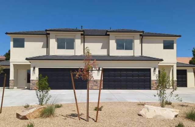 Nearly New 3 Bedroom Townhome. - 90 South Clinton Circle, St. George, UT 84770