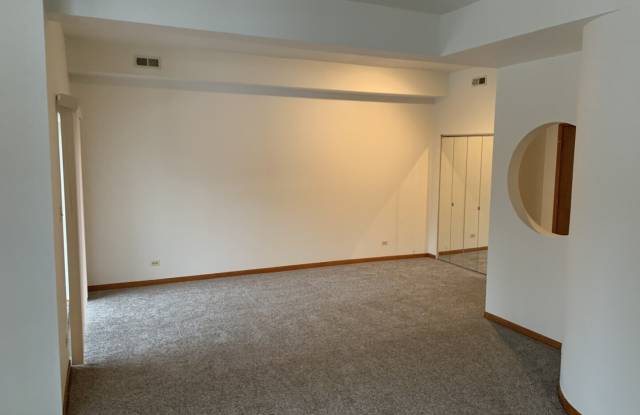 928 W LELAND Avenue Gallery 3