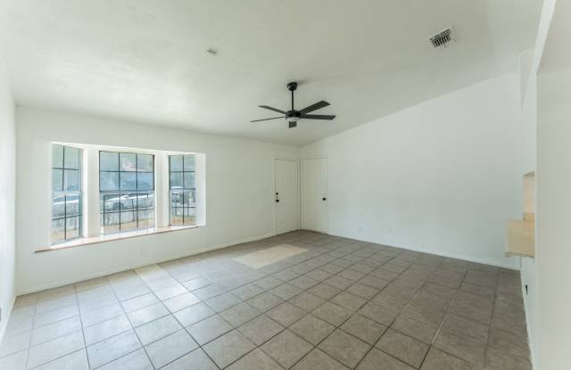 4 Bed / 2 Bath Home - Northeast San Antonio Gallery 3