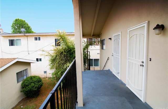 807 Amapola Avenue Gallery 2