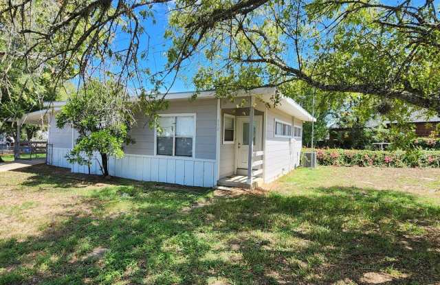 112 BLUEBONNET RD - 112 Bluebonnet Road, La Vernia, TX 78121