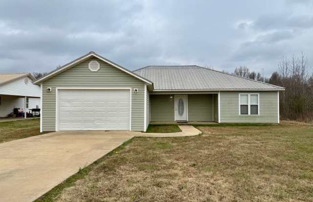 3 Bedroom/2 Bathroom Home in Paragould AR - $1,350/month photos photos 3 Bedroom/2 Bathroom Home in Paragould AR - $1,350/month photos photos