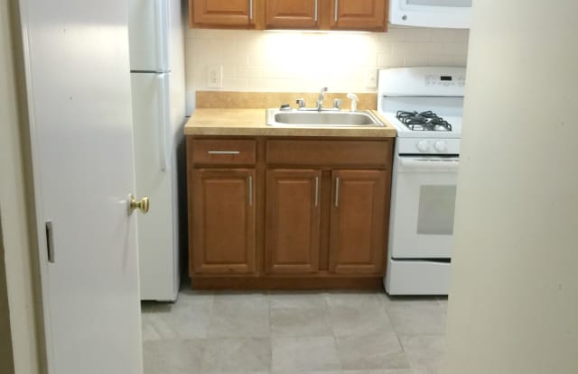 Washington Heights Gallery 4
