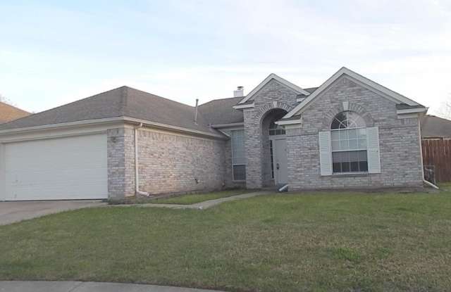 804 Sansome Drive - 804 Sansome Drive, Arlington, TX 76018