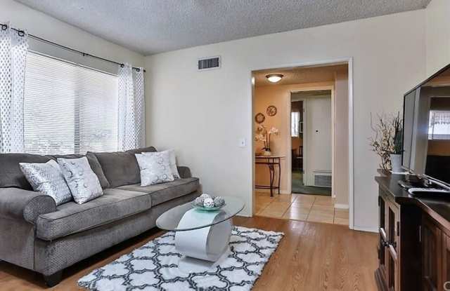 5218 Degas Avenue Gallery 3
