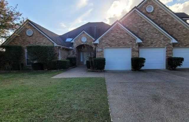 1120 Stone gate Drive - 1120 Stone Gate Drive, Irving, TX 75063